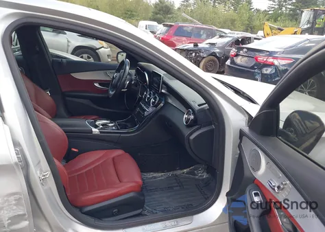 2016 Mercedes-Benz C 300 Sport 4Matic z USA, uszkodzony, nr VIN 55SWF4KB2GU099557